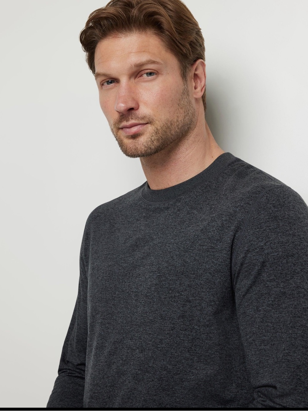 Vuori Ponto Performance Crew DreamKnit Sweatshirt Men’s Medium Charcoal Gray - Picture 2 of 8